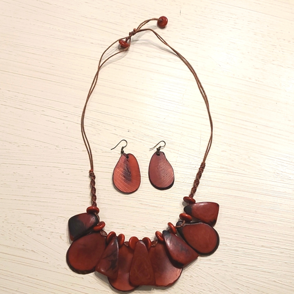 Natural Necklace and Earring Set (Ecuadorian artistry)